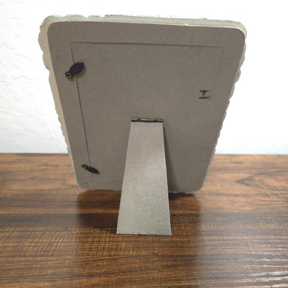 Sewing-Themed Resin Frame 4"x6" 3D Decorative Buttons Scissors Thread Spool - Picture 8 of 8